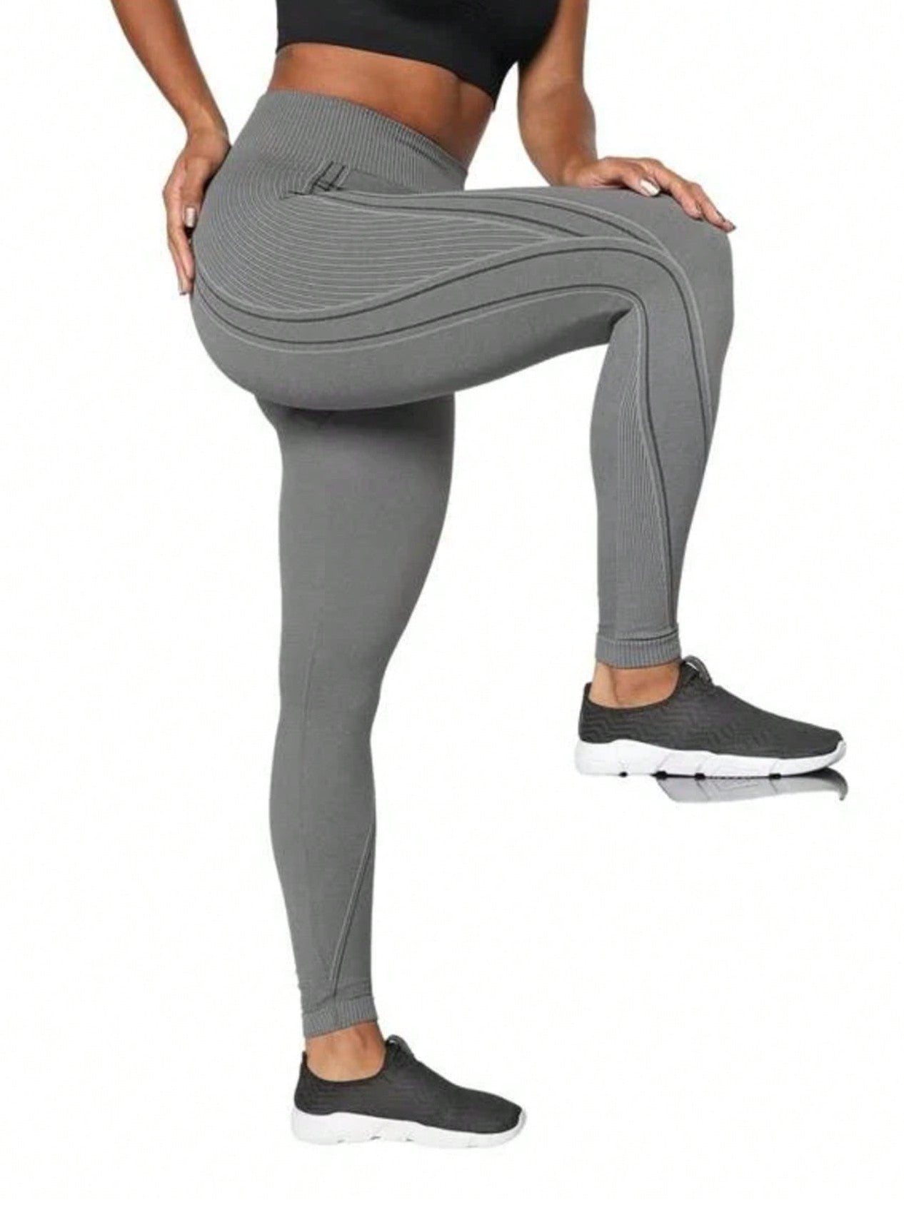 Legging Fitness Canelada Com Recortes Curvos Laterais