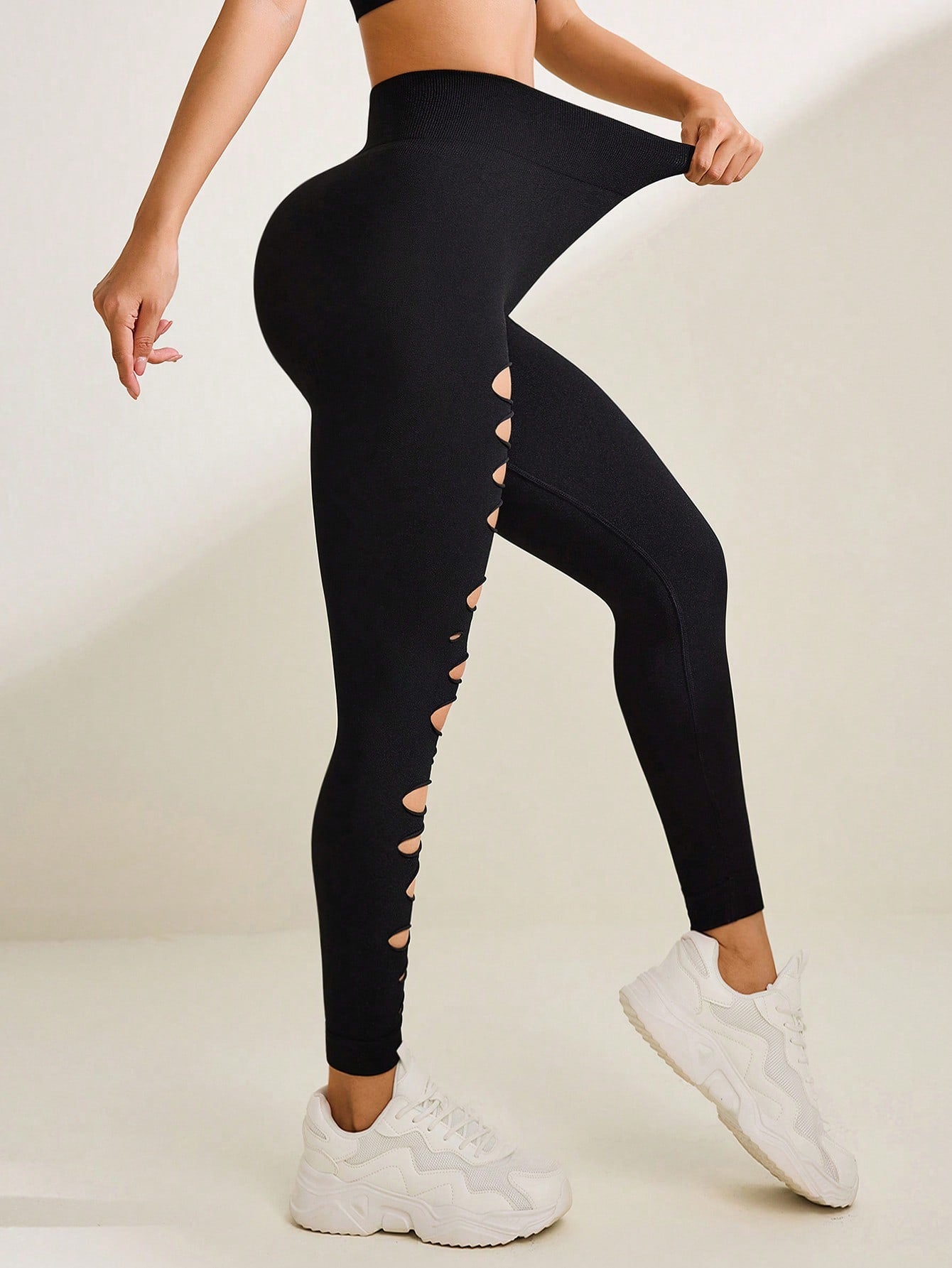 Legging Cintura Alta Com Vazados Verticais Assimétricos