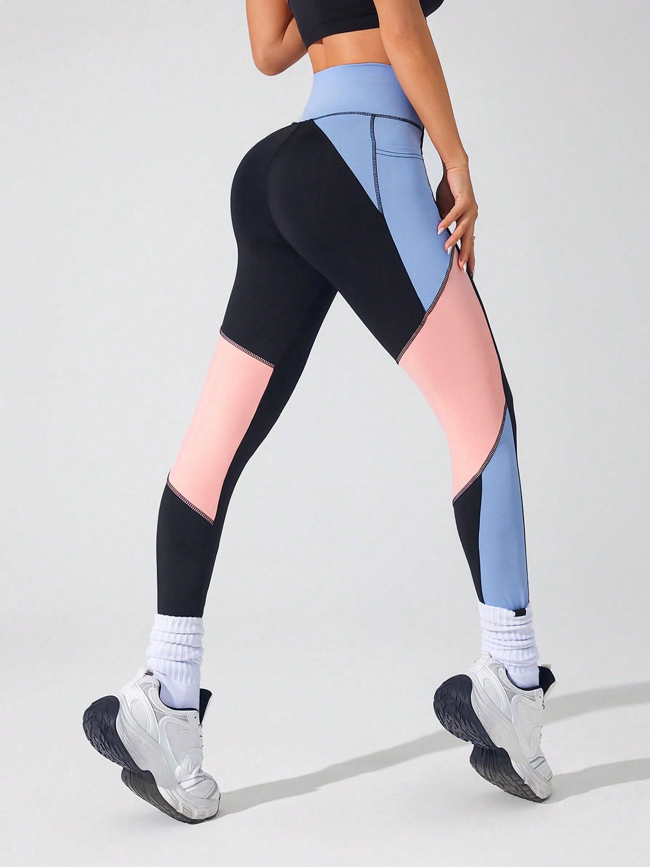 Legging Cintura Alta Com Bolso Traseiro E Painéis