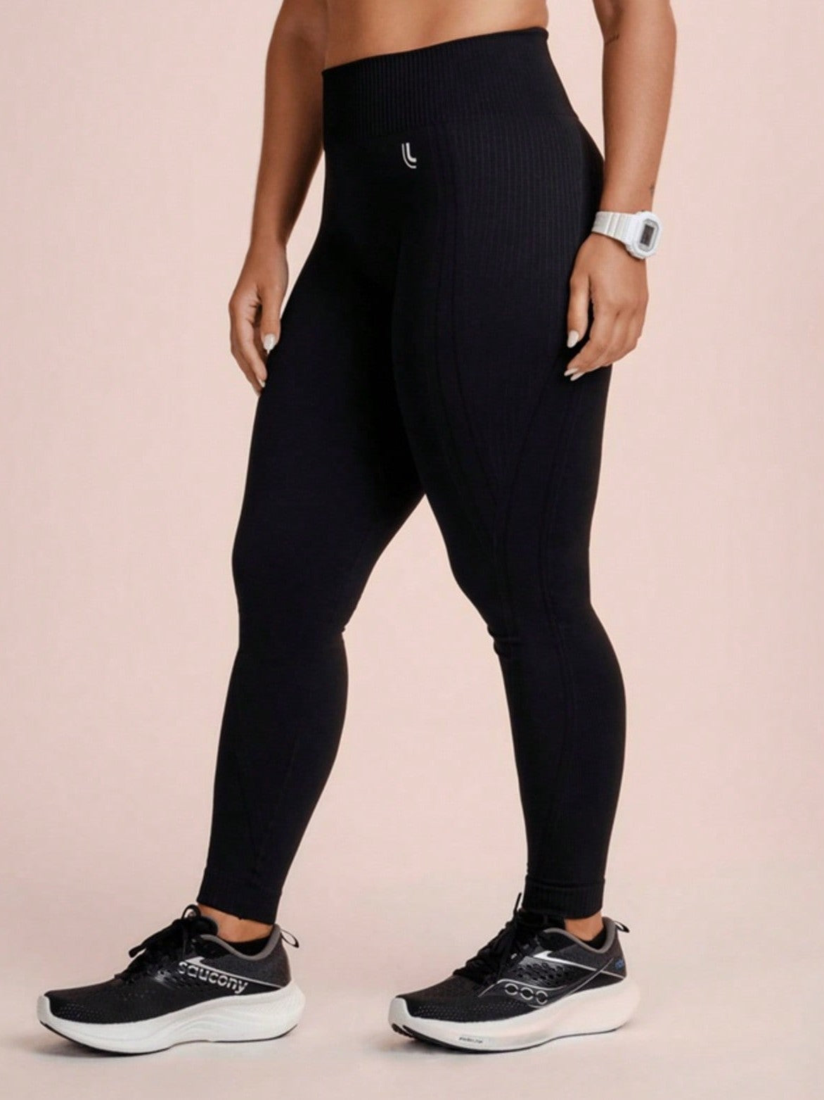 Legging Fitness Canelada Com Recortes Curvos Laterais