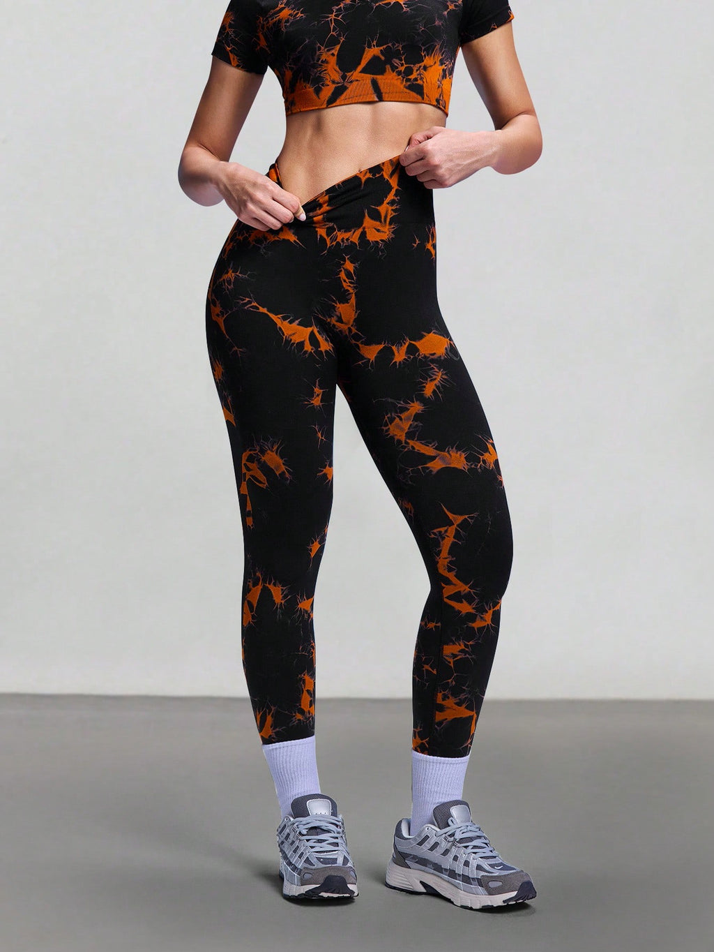 Legging Cintura Alta Com Grafismo Dinâmico Fitness