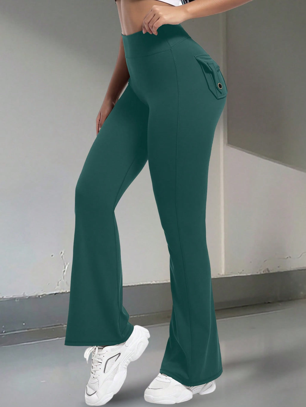 Legging Flare Com Bolso Traseiro E Ajuste Modelador